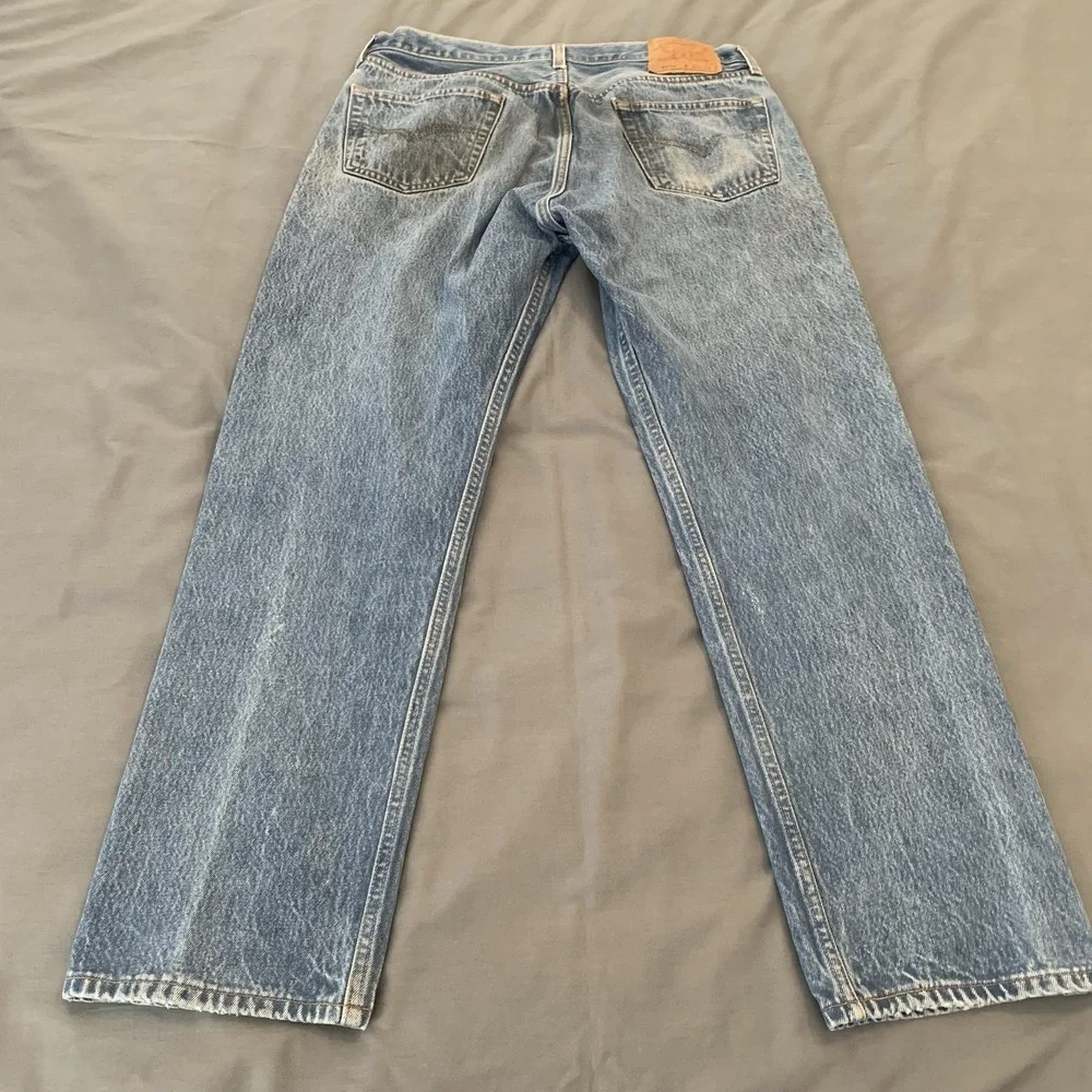 Vintage Levis 501 Jeans Mens 38x33 Blue Medium Wash Straight Distressed (Paint)